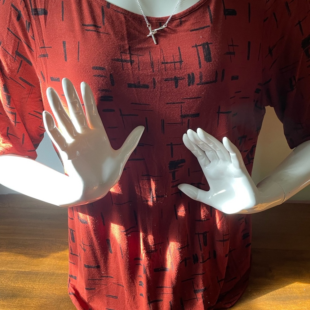 Apt. 9 Red and Black Short Sleeve Top